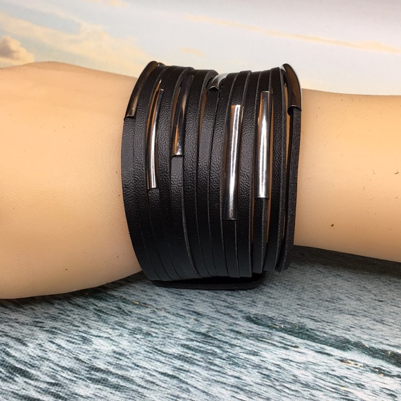 Black Punk Bracelet - Picture 3 of 8